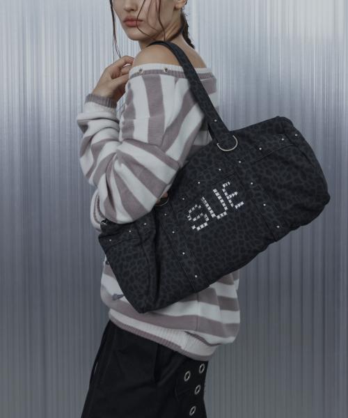 LEO STUDDED DUFFEL BAG / CHARCOAL
