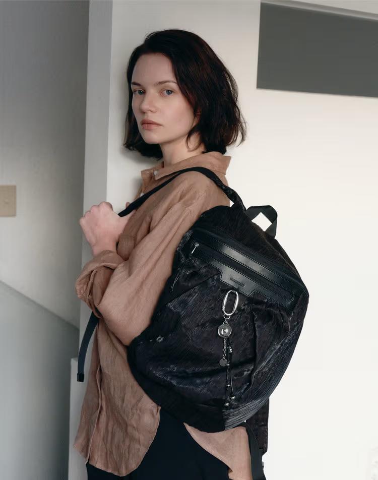 [ARCHE][참장식포함] 새틴 아르케 백팩 M 블랙 (노트북수납가능)