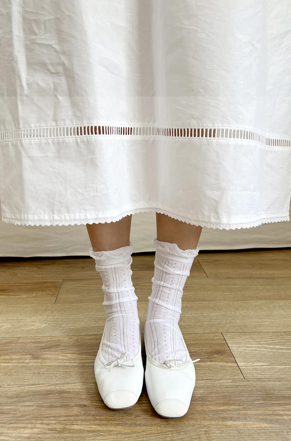Pure ruffle socks