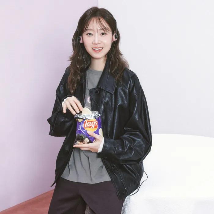 leather bomber jacket - black