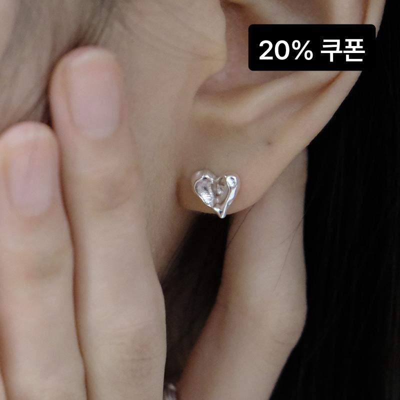 [아몬즈 단독] MELTED HEART EARRINGS
