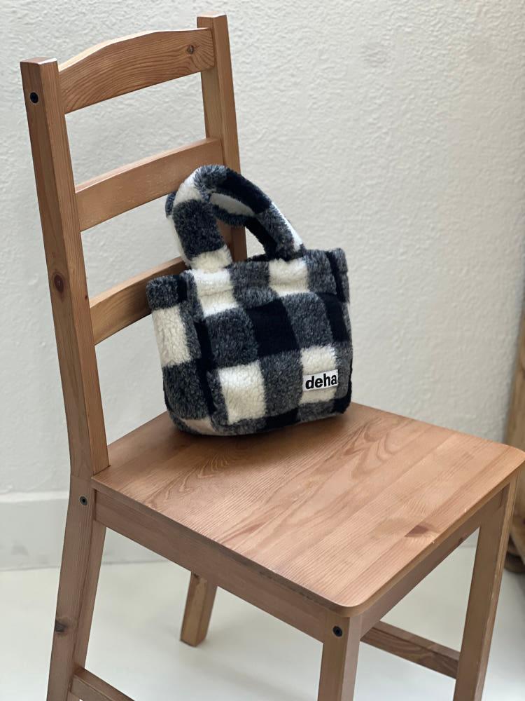 플란넬 타탄체크 겨울 토트 뽀글이 미니 손가방 털가방