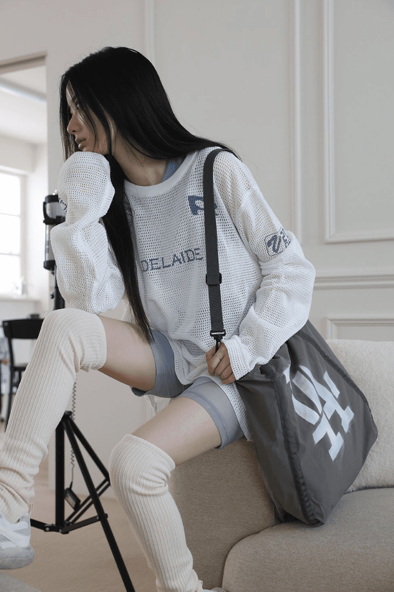 스트릿 펀칭 니트