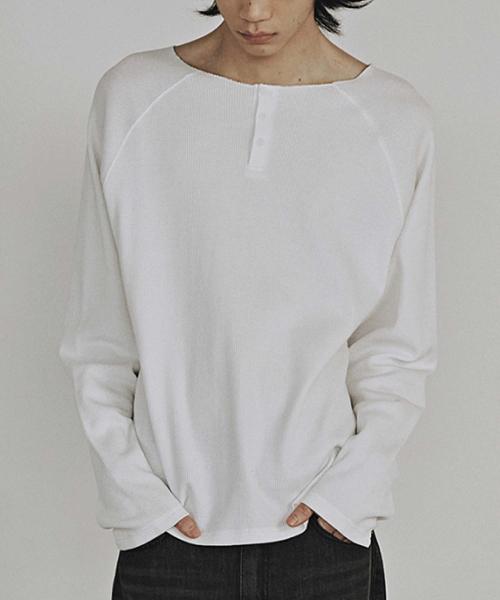 WAFFLE RAW CUT HENLEY NECK LONG SLEEVES (WHITE)