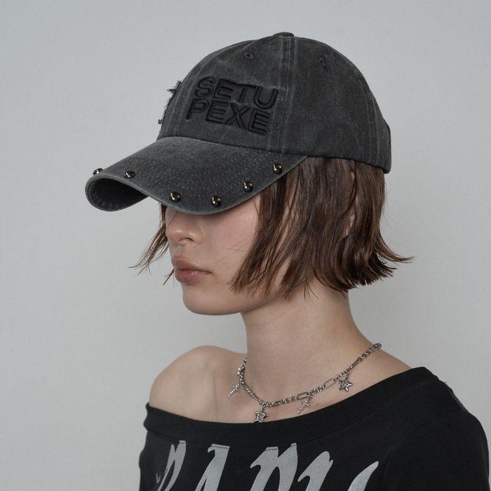 STUDDED LOGO BALL CAP / CHARCOAL