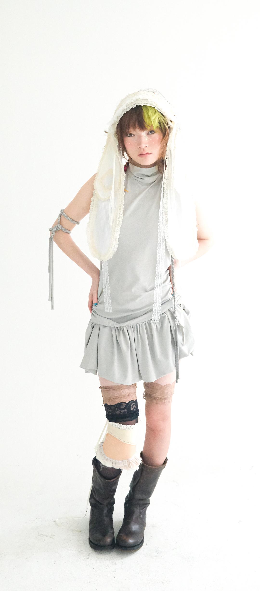 [fa.er.ie] halter neck jersey shirring dress (light grey)