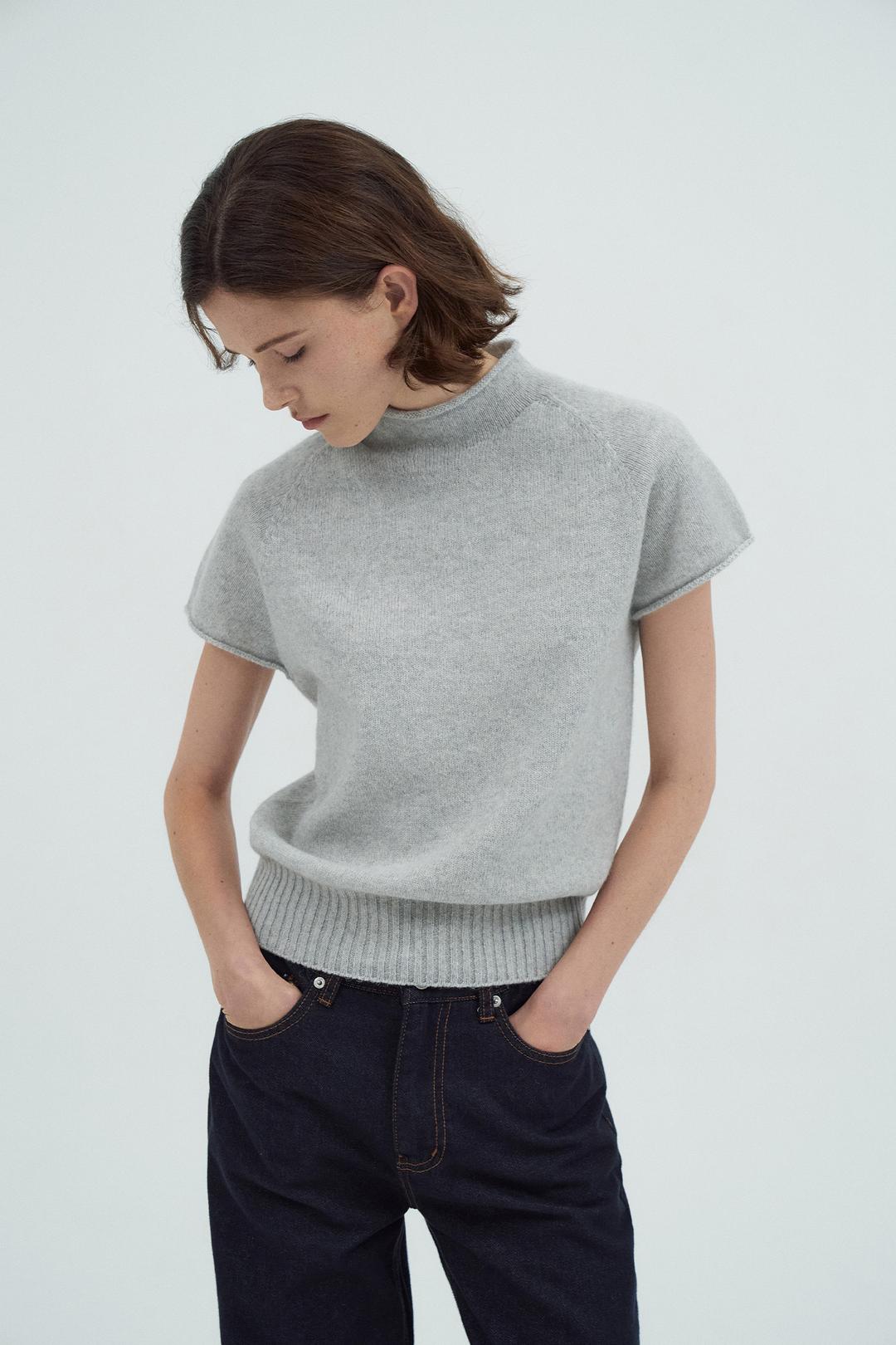 [2차 리오더]Holgament High Neck Cap Sleeve Knit Top[LMBEAUKN286]-Light gray[10/15 예약배송]
