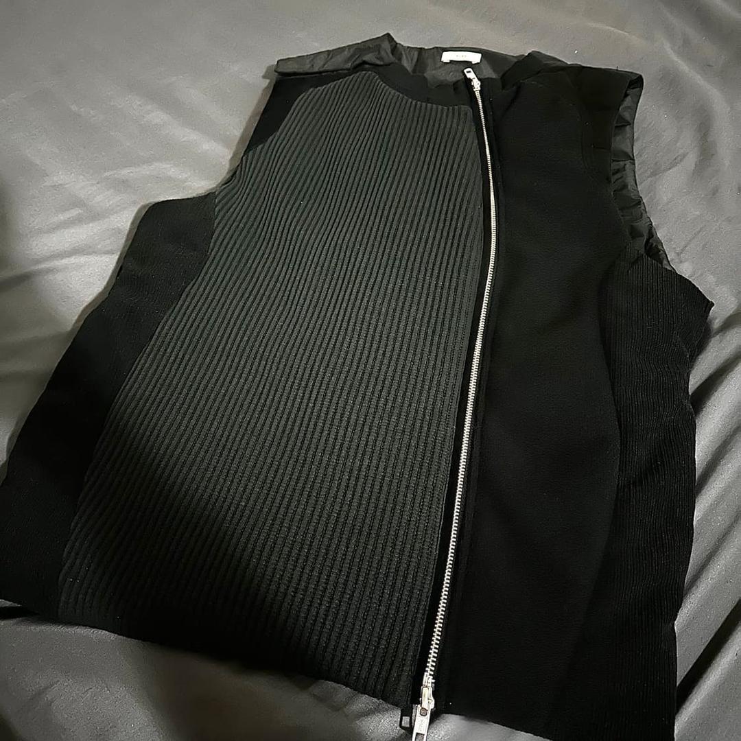 Xlim EP.4 02 DOWN VEST (Black) | 후루츠패밀리