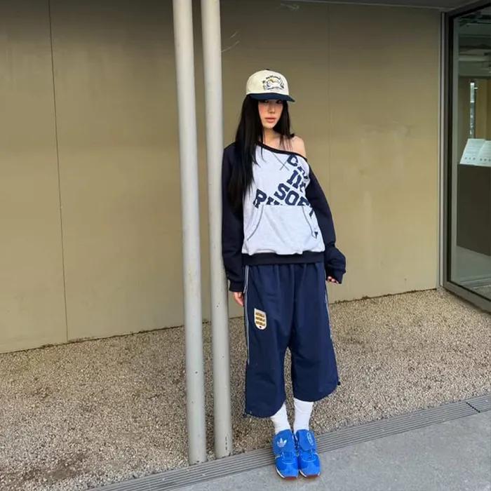 [쯔판 PICK] ONE SHOULDER RAGLAN SWEATSHIRT WHITEMELANGE