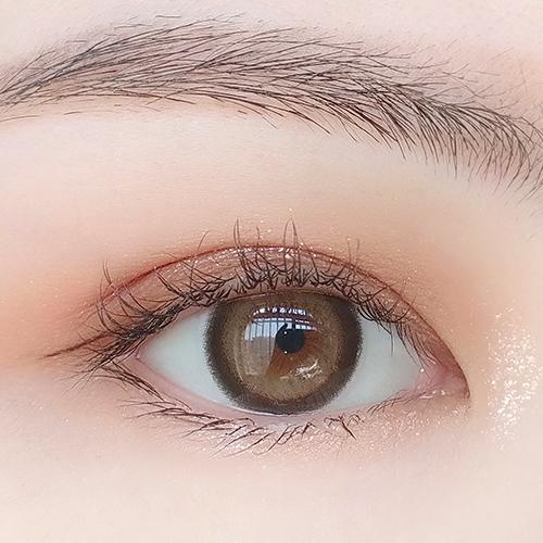 나나뷰 로라 브라운