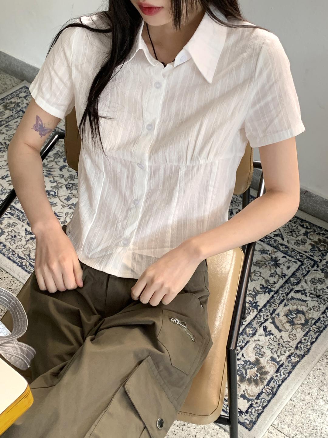 원더원더 [7천장 판매] 테카 절개 세미 크롭 반팔 남방 셔츠