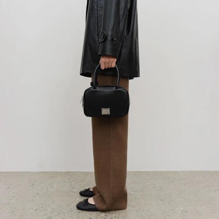CLASSIC LOGO SQUARE MINI TOTE BAG black