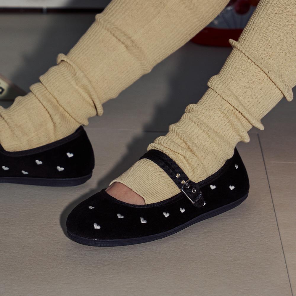 빅토리아 오다 메리제인 패턴하트 (1049928-NEGRO)