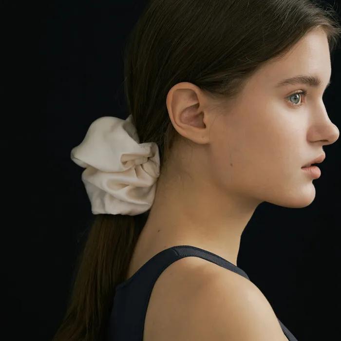 Silk Scrunchie (L) - Cream