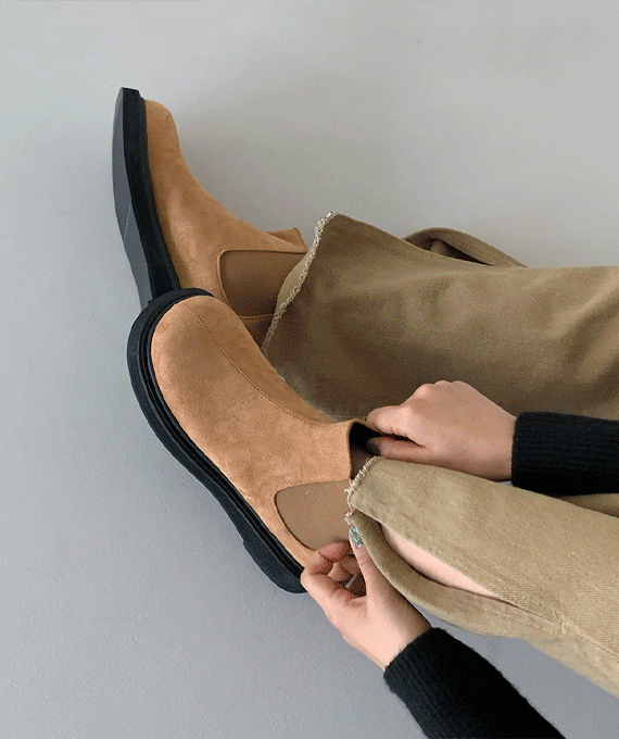 지오트 스웨이드 밴딩 첼시 앵클부츠 3cm