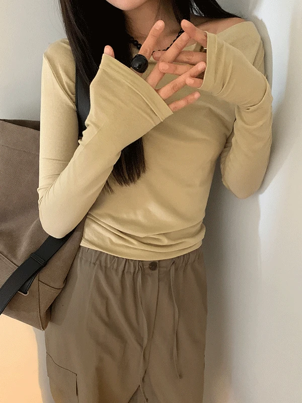 제노바 여리핏 보트넥 셔링 오프숄더 티셔츠