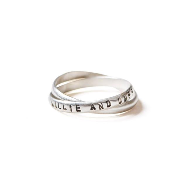 Rings that come together (2 rings)
