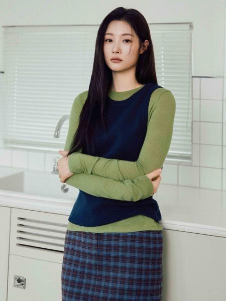 [온앤온] 백 포인트 슬릿 티셔츠 NEW5AE808