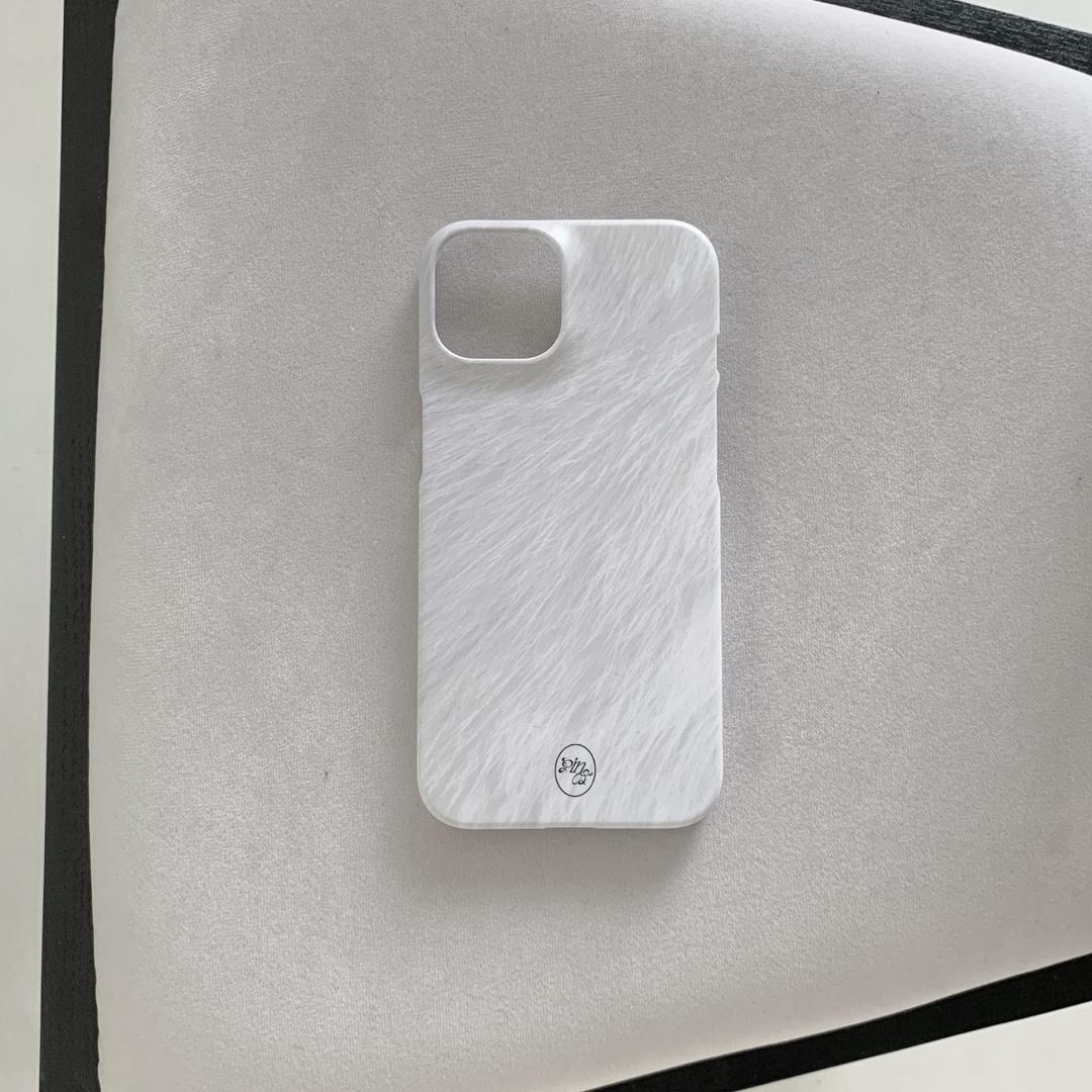 White fur hard case (matt)