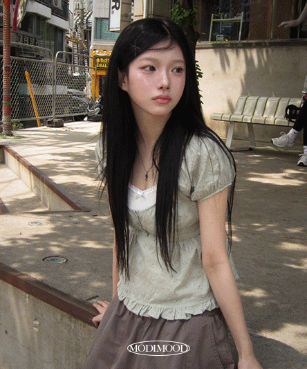[페미닌/데일리🍦] 포민 플라워 자수 펀칭 퍼프 블라우스-2color