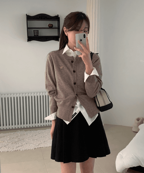 에센셜 크루넥 가디건 [OATMEAL] / WBD3L04501