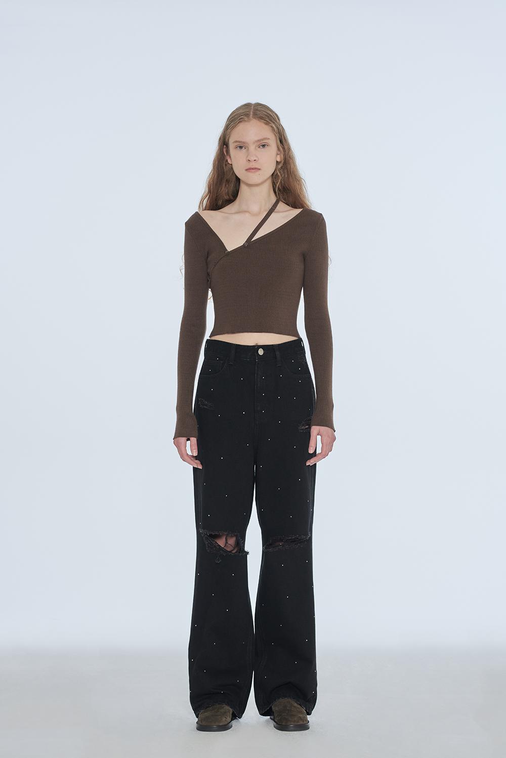 STRAP BUTTON KNIT TOP