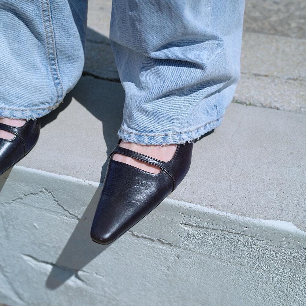 CARA sling-back pumps_matte black
