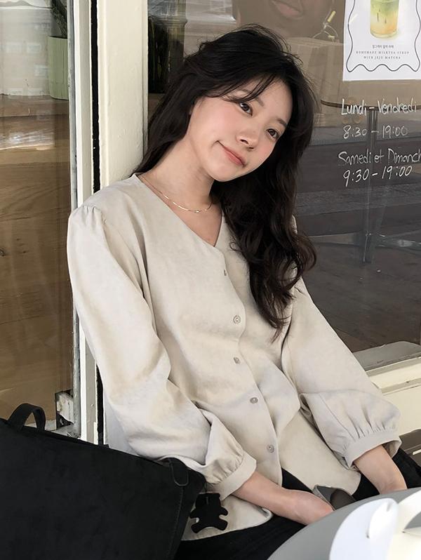 슬로우앤드 #SLOWMADE. 브이앤 노카라 스트랩 블라우스 - 2 color