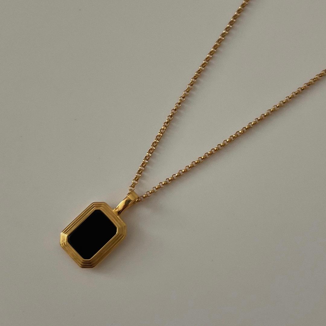ribbed necklace