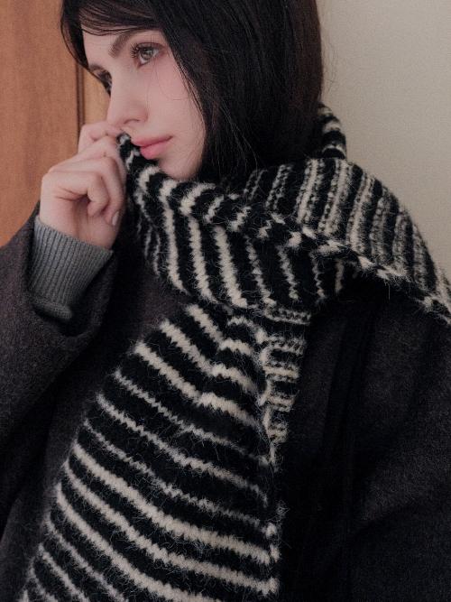 Fuzzy Stripe Fringe Muffler