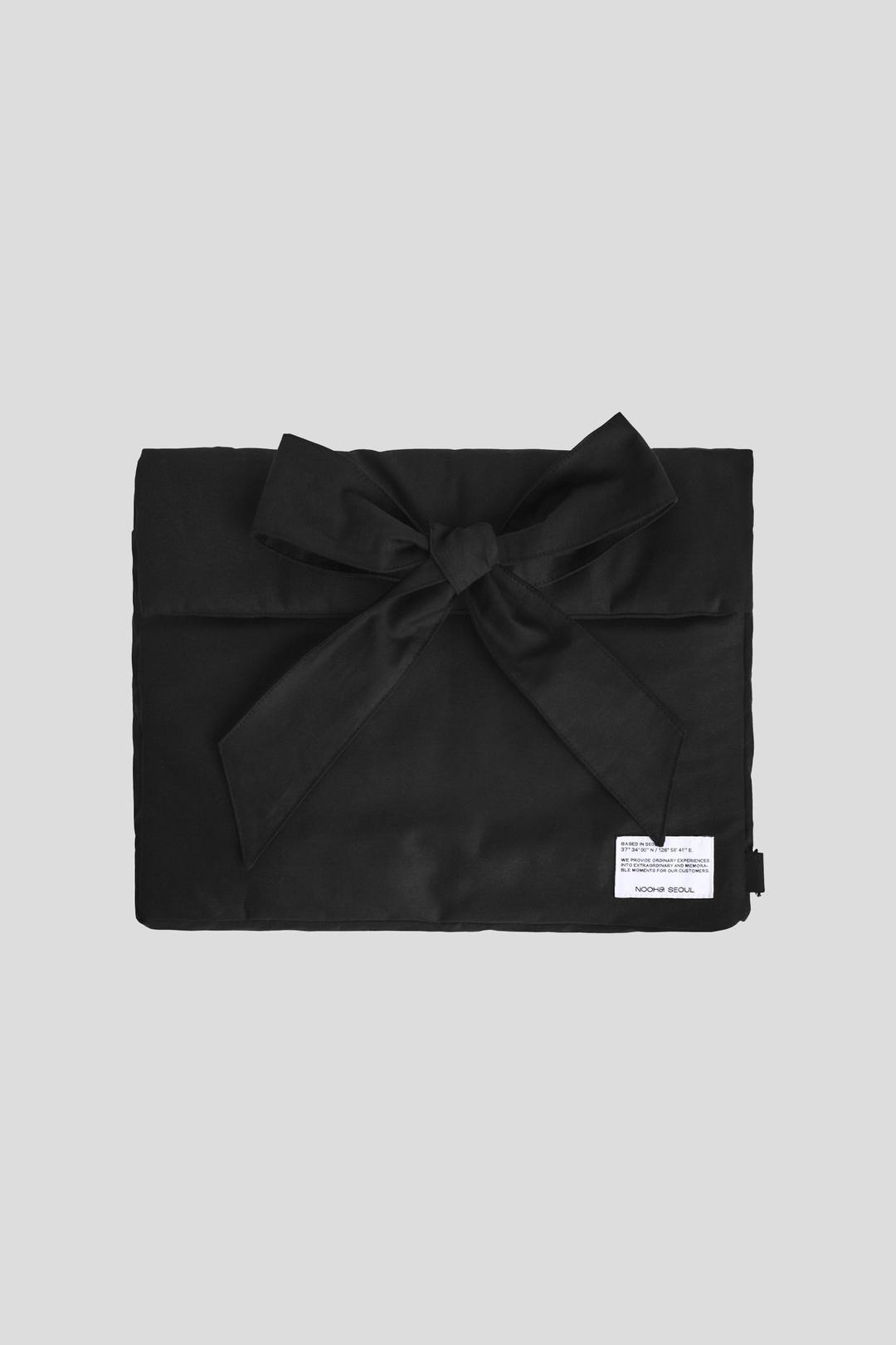 Cloudy Ribbon Laptop Pouch_Black