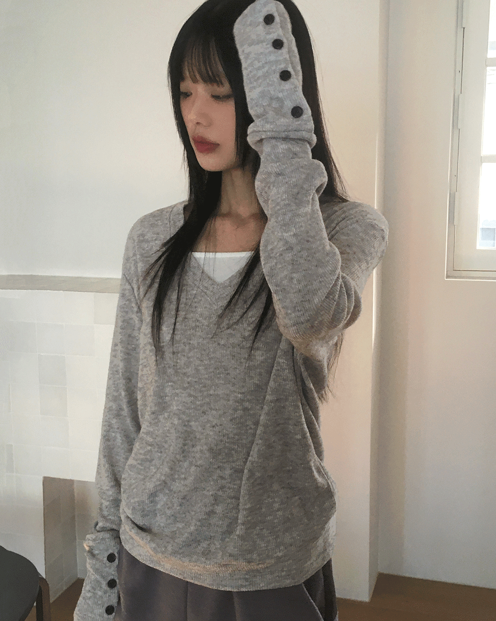 원더원더 펀브 버튼 브이넥 울 니트