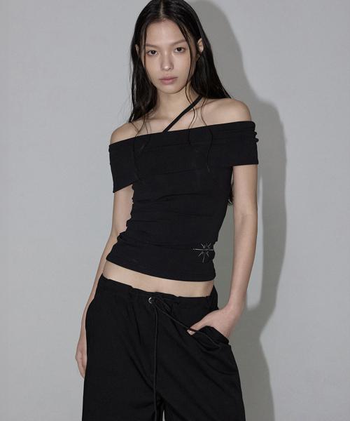 Embrace Off-Shoulder Top (black)