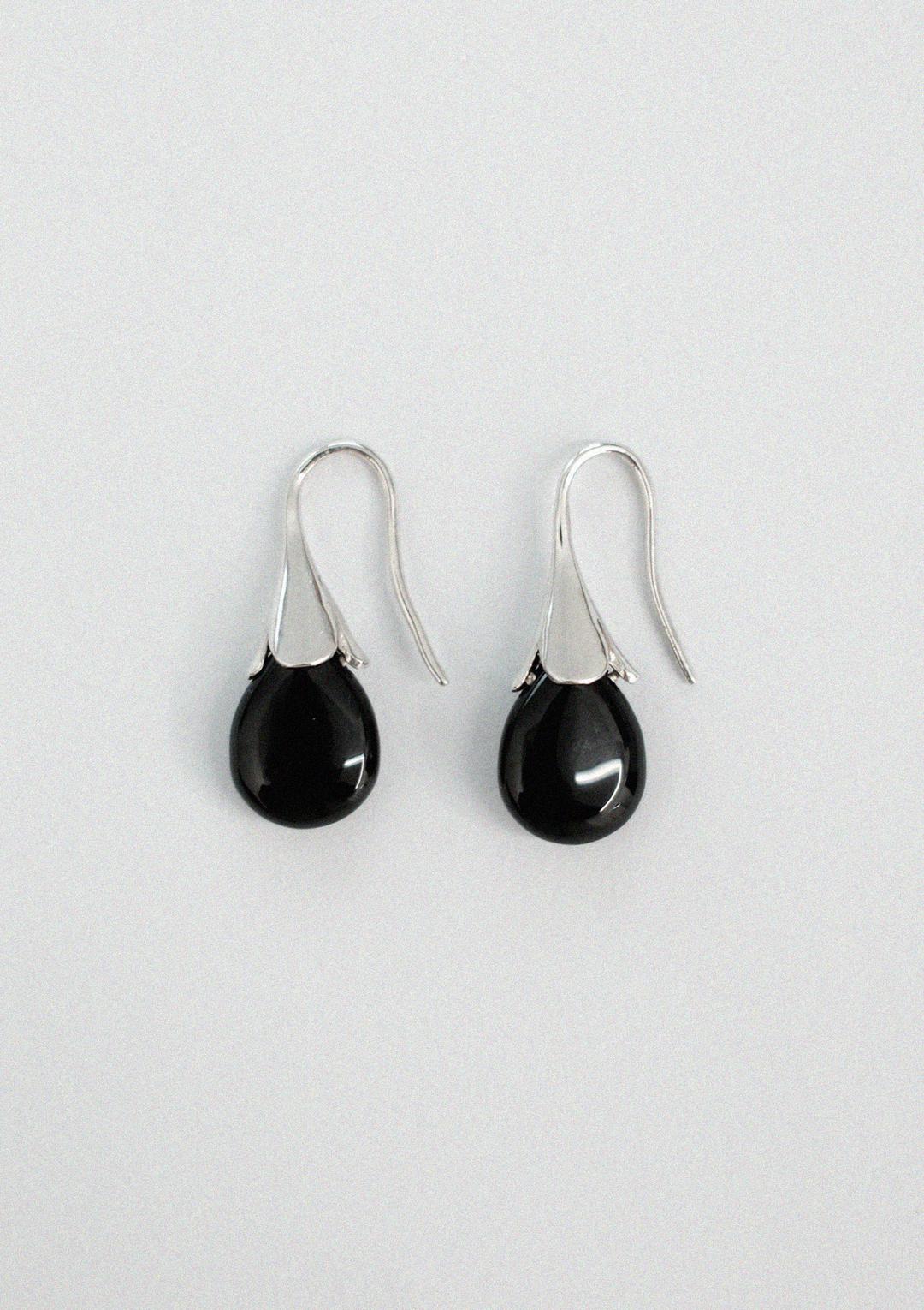 Black bean earring
