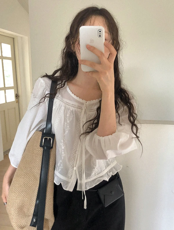 플루리 플라워자수블라우스 (하객룩) (단독주문만 당일 출고 가능!)