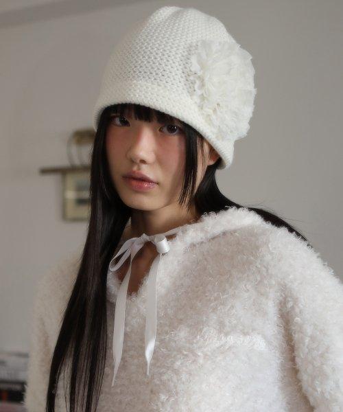 시폰 코사지 웜 비니 아이보리