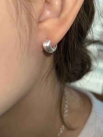 이런 상품 어때요? [무배] 실버925 페일 무광 텍스쳐 원터치 미니 링 귀걸이 2colors