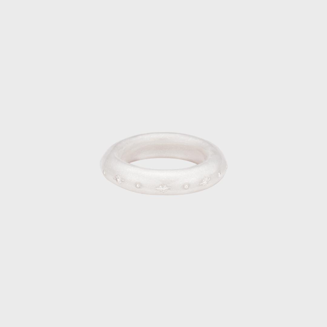 dazzling sky ring-white