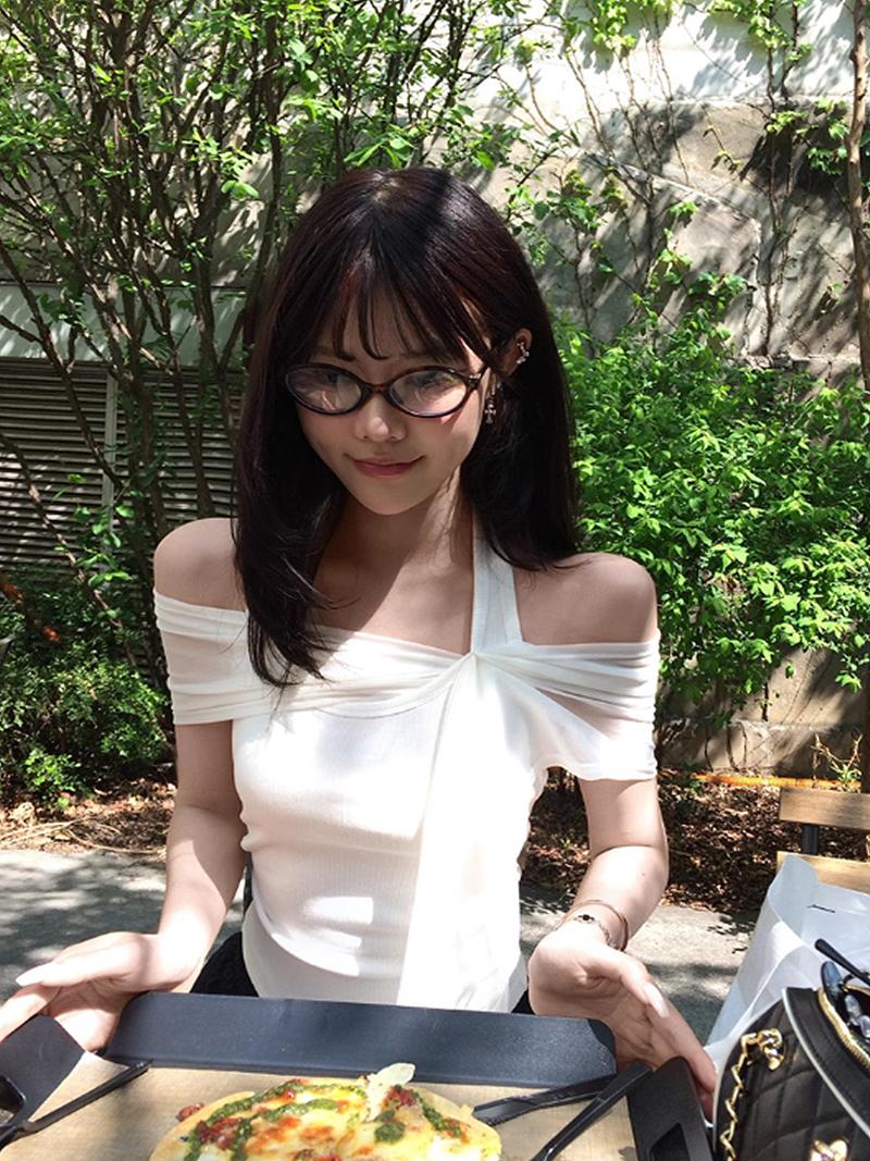 Crossed Chiffon Tie Off-Shoulder TEE