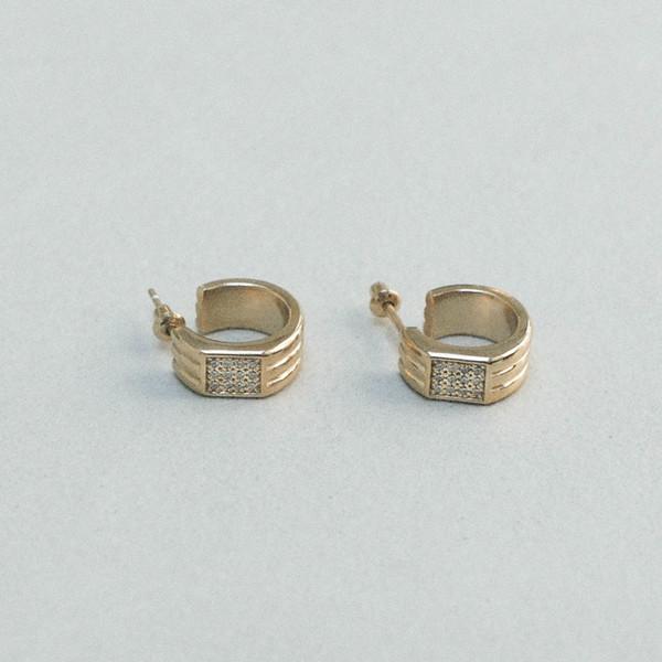 Bound glow Earring_gold