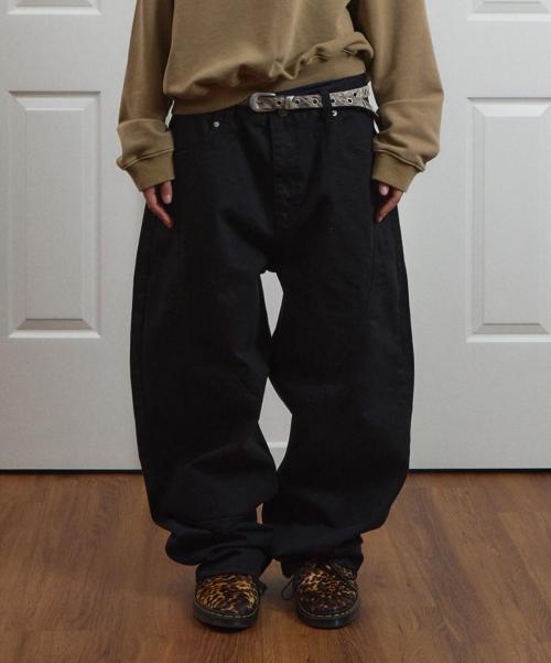 Flow Slit Curved Pants