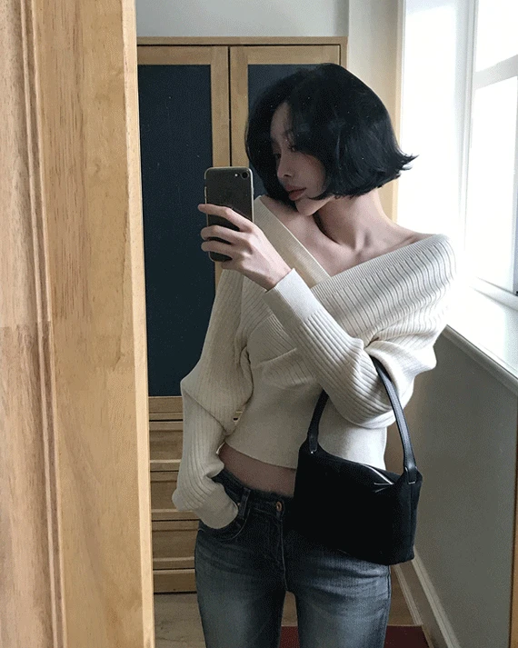 어스 숄더 양 브이랩 니트(2COLOR)