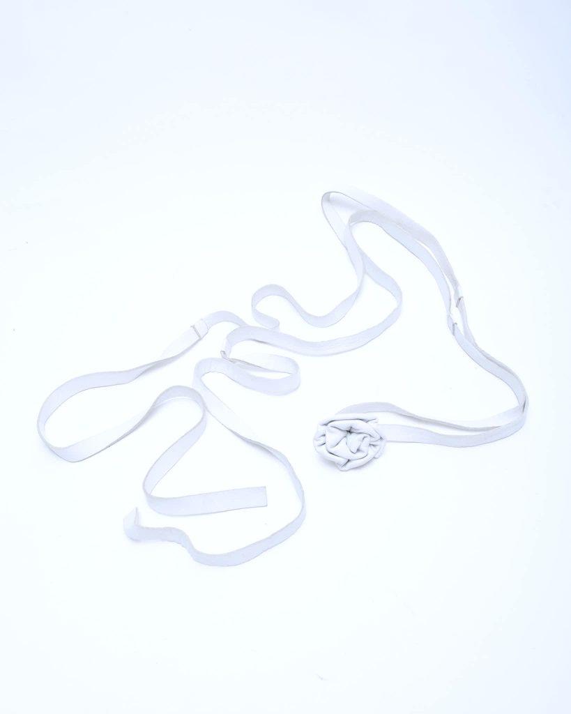 WHITE LEATHER ROSE BELT / NECKLACE - Anemonia