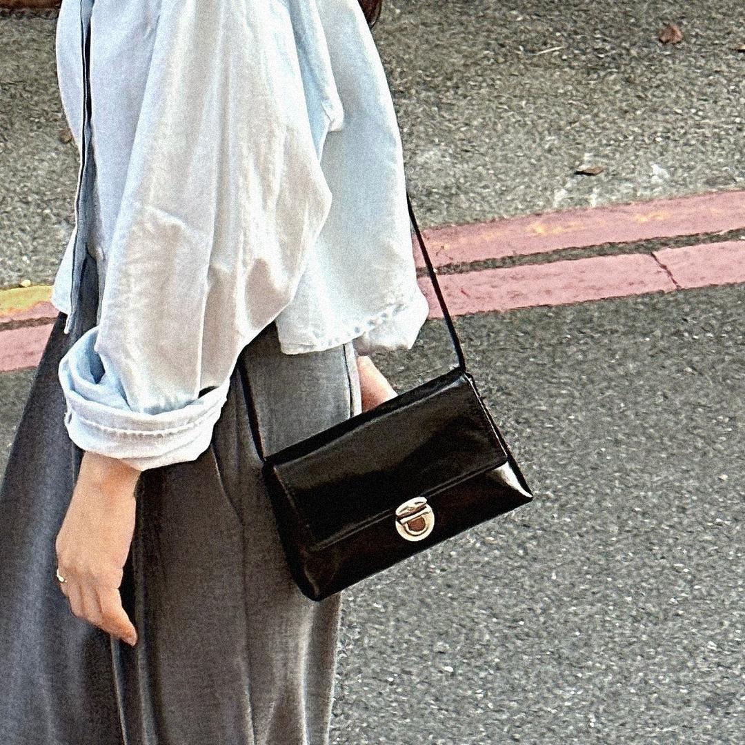 Pendu. Wide bag Black color