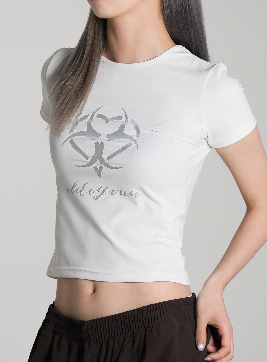 Heart reflex crop T- white