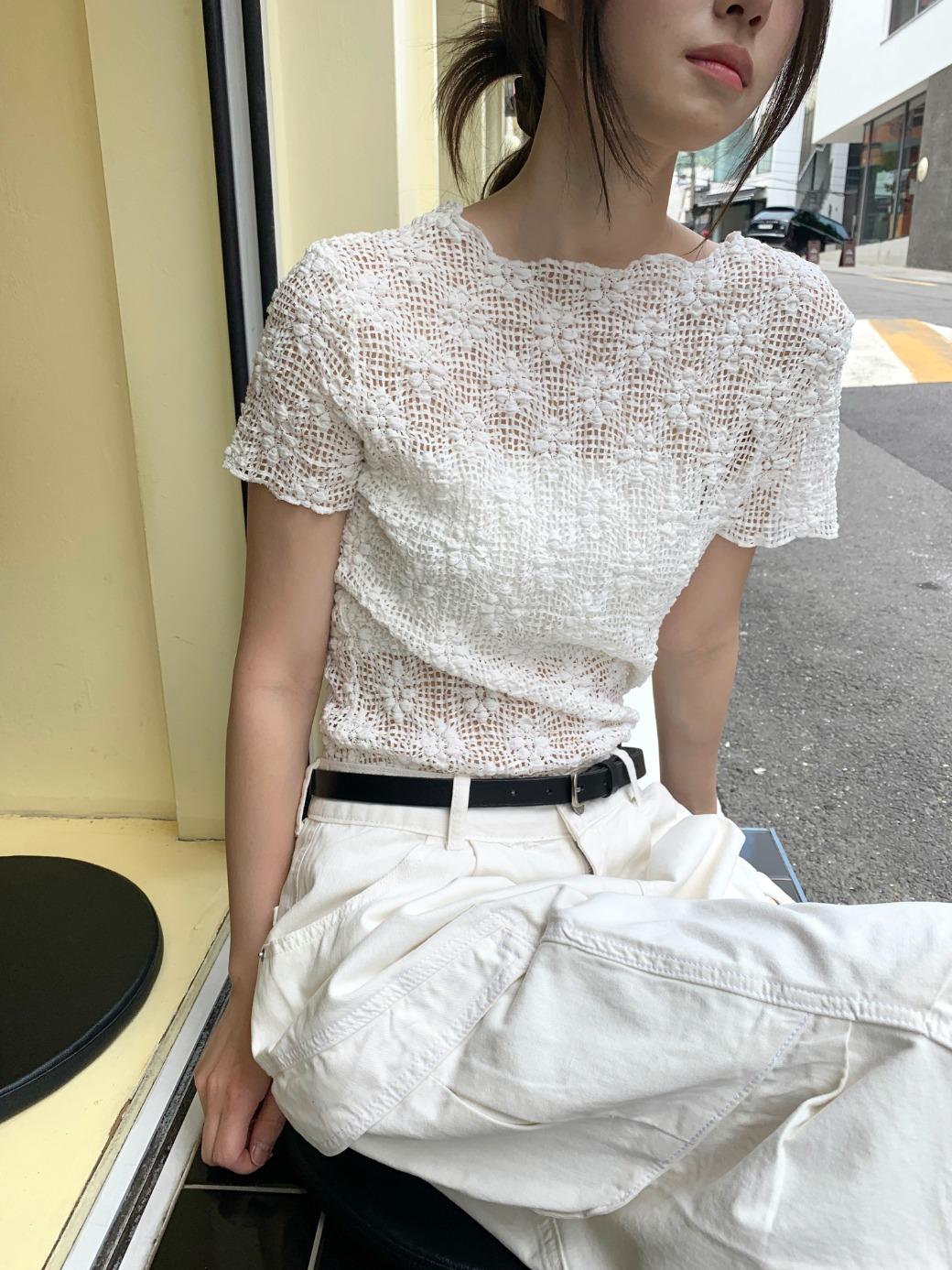DR. Camellia Bloom Crochet Tee