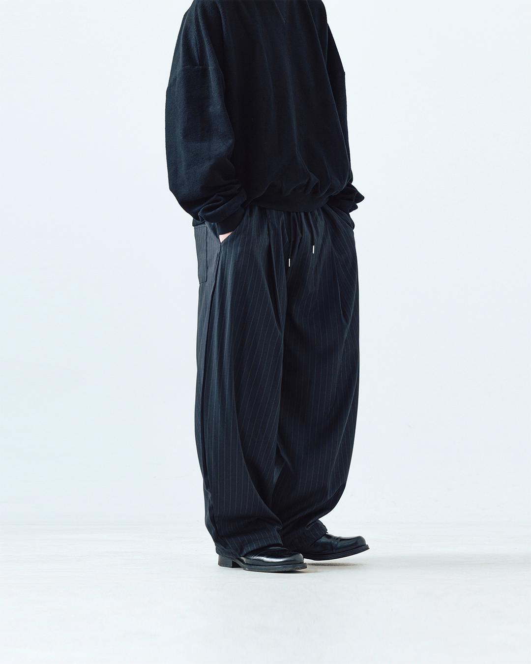 Deep Tuck Stripe Wide Trousers - Black