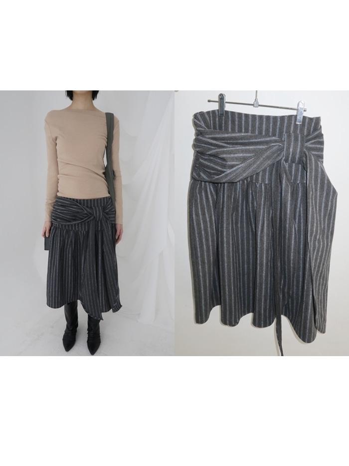 STRIPE BELT POINT SKIRT - CHARCOAL