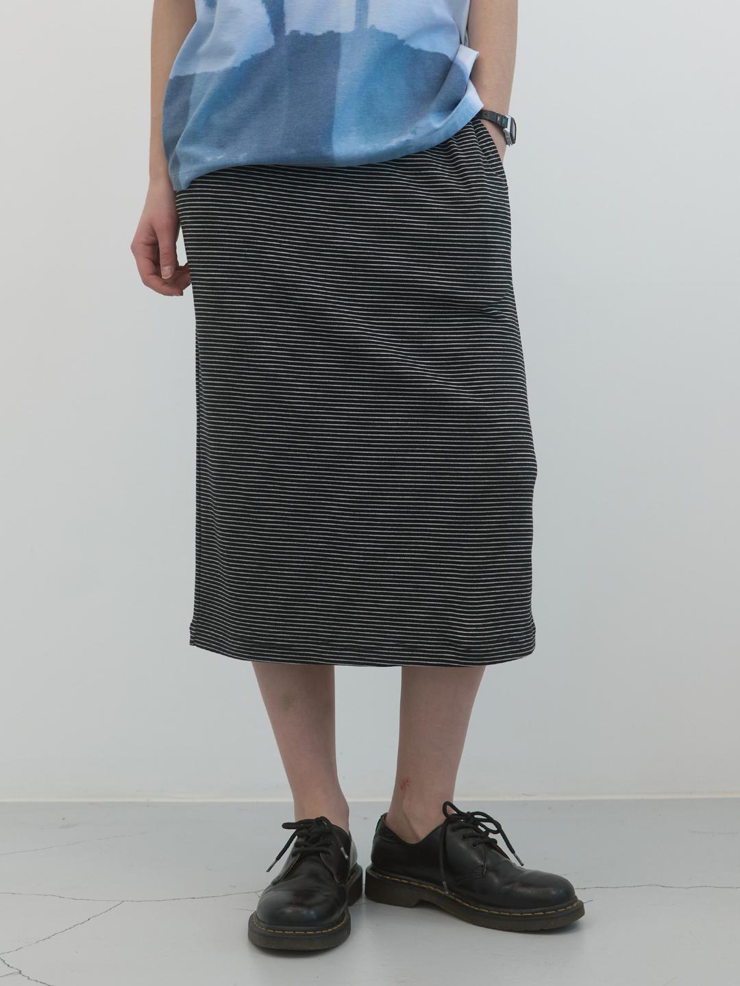 펜슬 스트라이프 저지 스커트 (Black)
