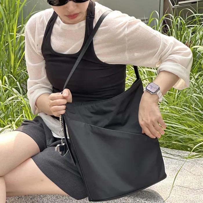 Nov hobo nylon bag (Black)